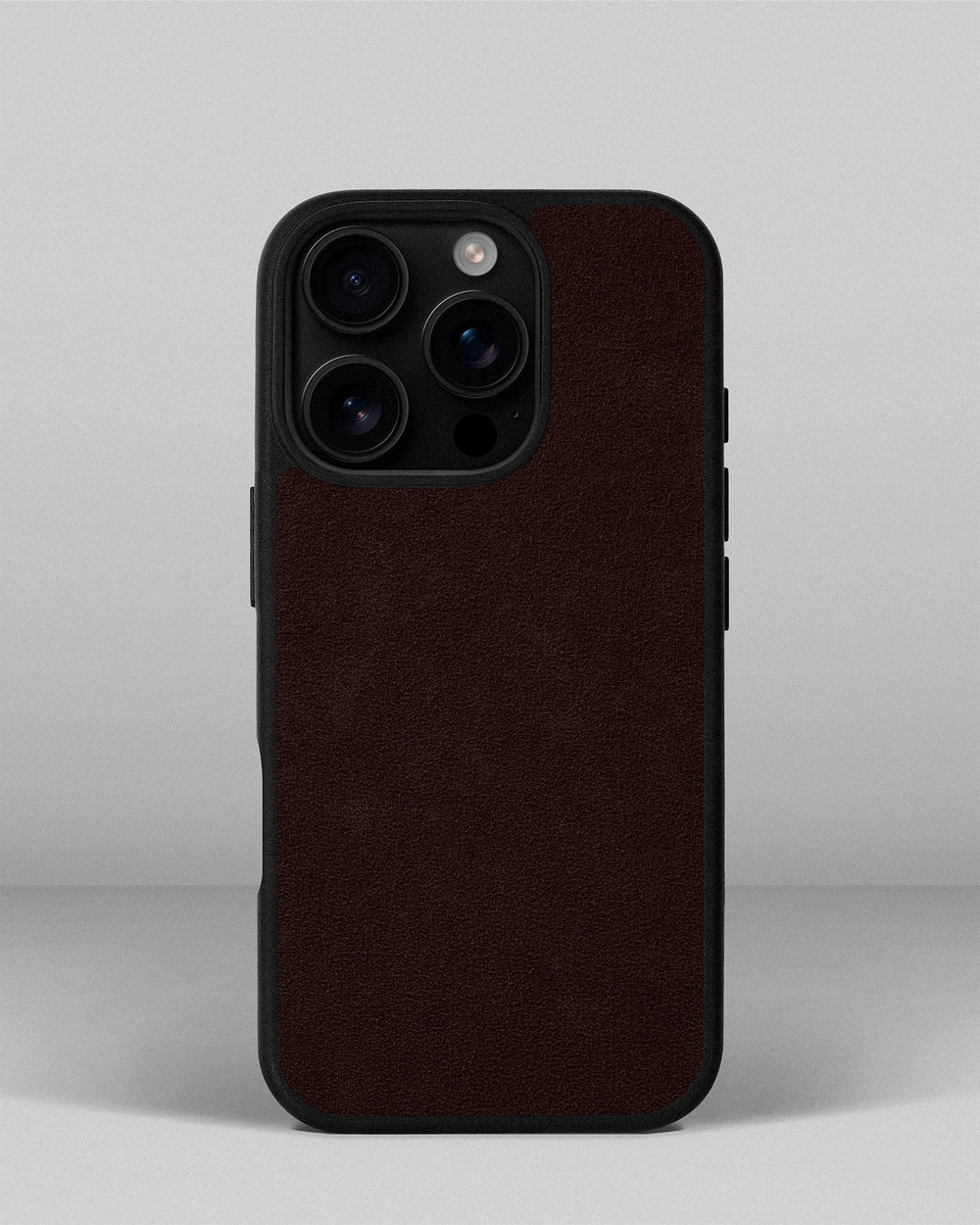 Чехол с темно-коричневой вставкой из алькантары для iPhone 14 Pro