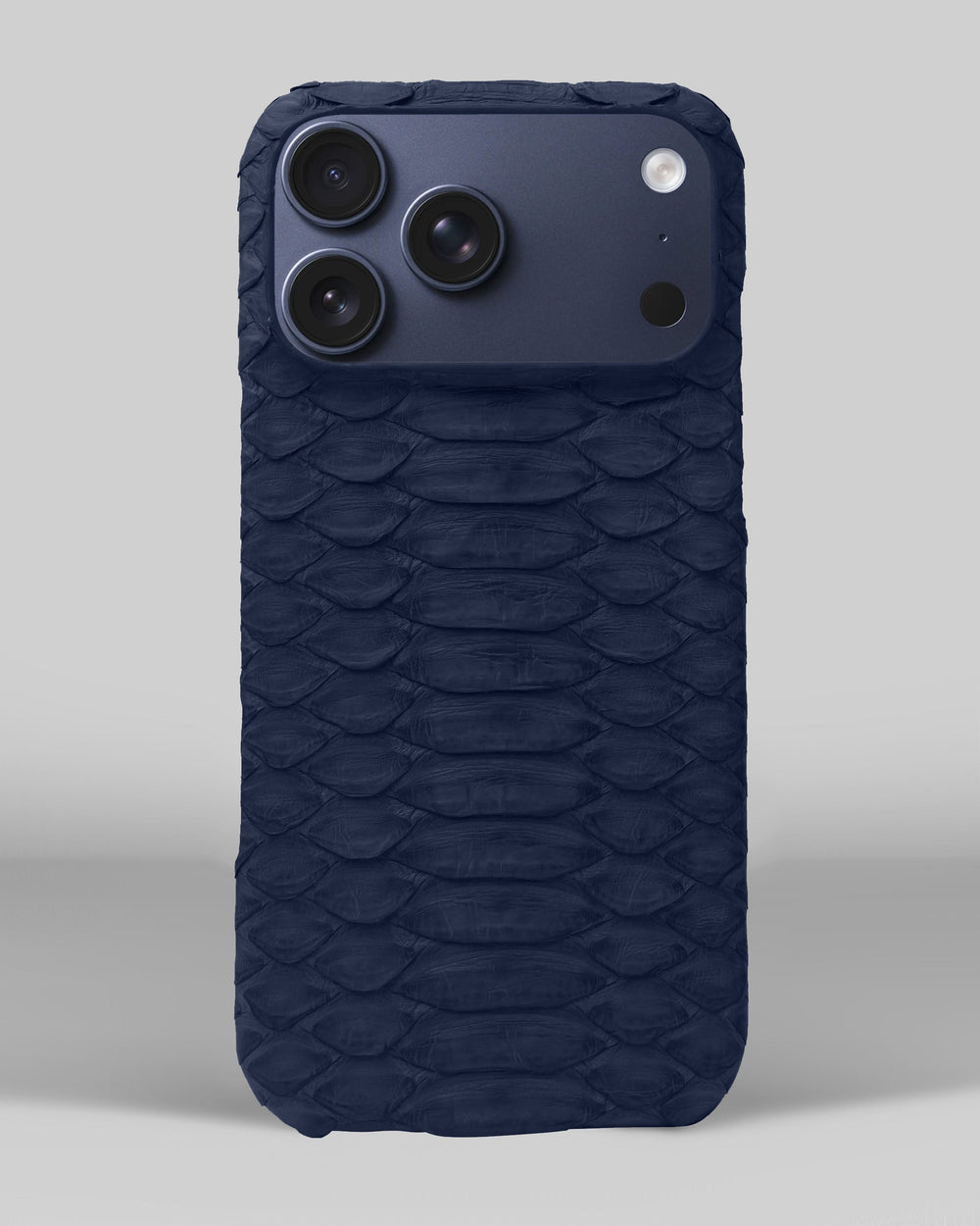 Темно-синій чохол обтягнутий шкірою пітона для iPhone 18 Pro Max
