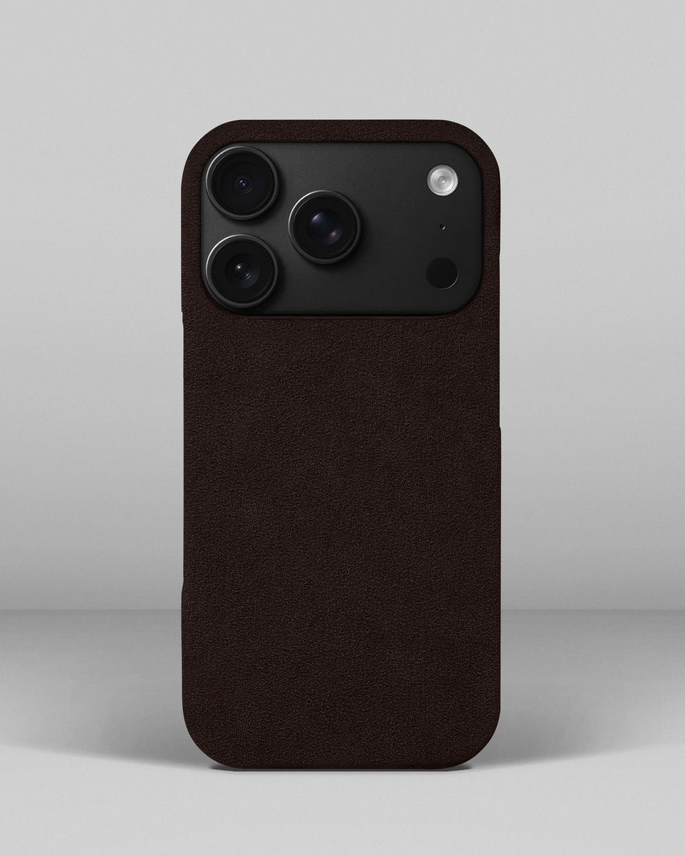 Темно-коричневий обтягнутий чохол з алькантари для iPhone 18 Pro