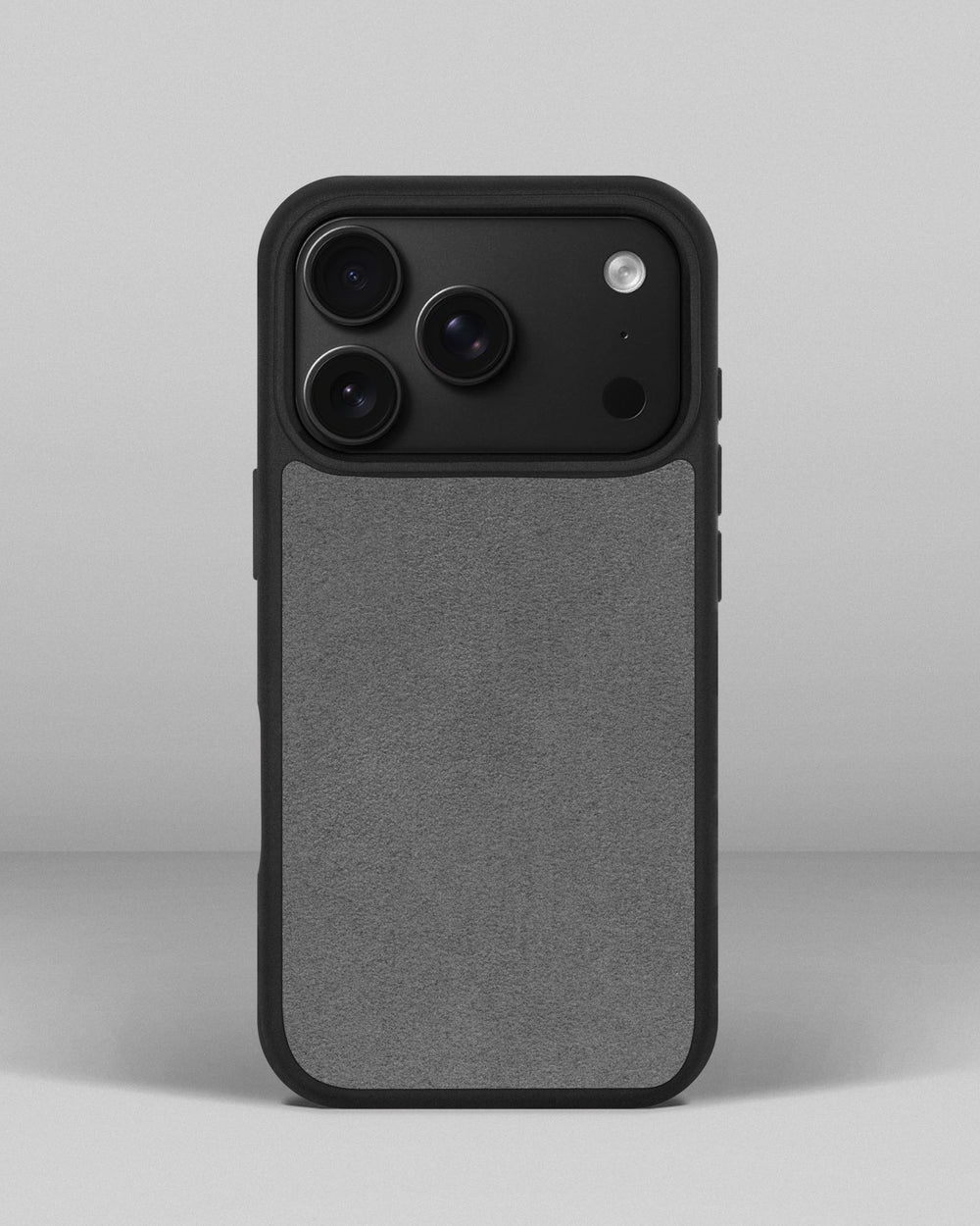 Чохол із світло-сірою вставкою з алькантари для iPhone 18 Pro