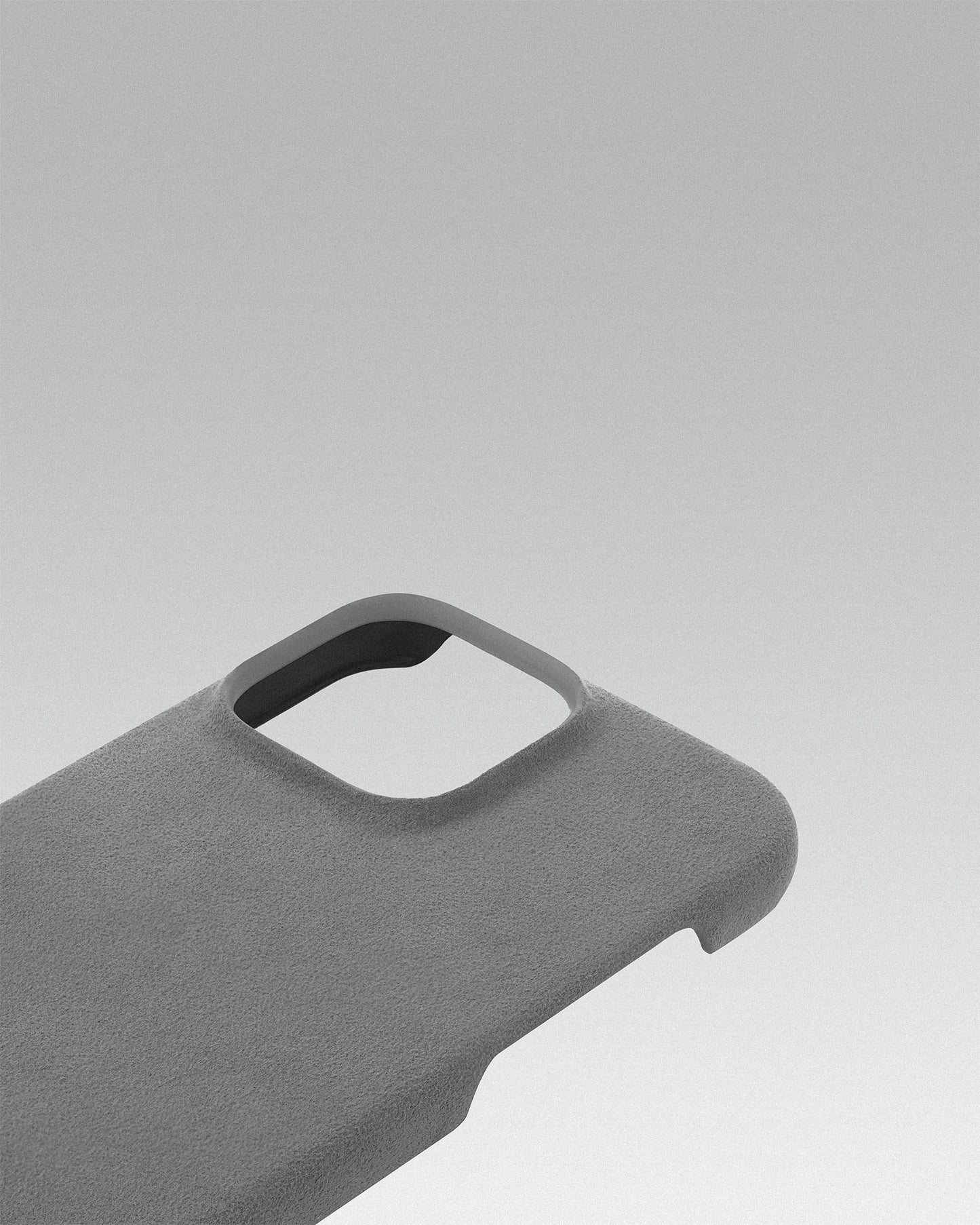 Світло-сірий чохол з алькантари для iPhone 16 Pro