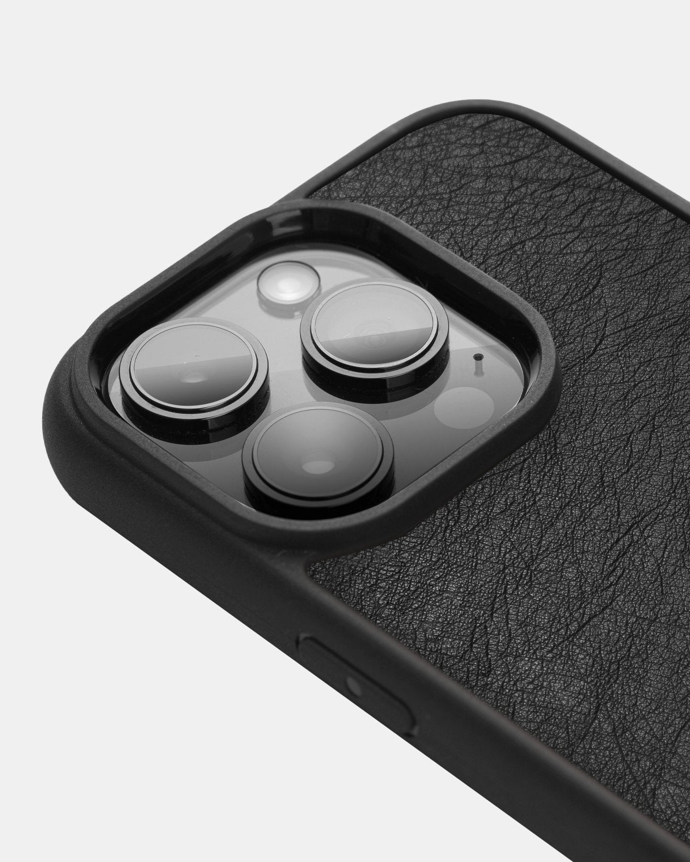 Чохол із чорної шкіри страуса з фолікулами для iPhone 15 Plus