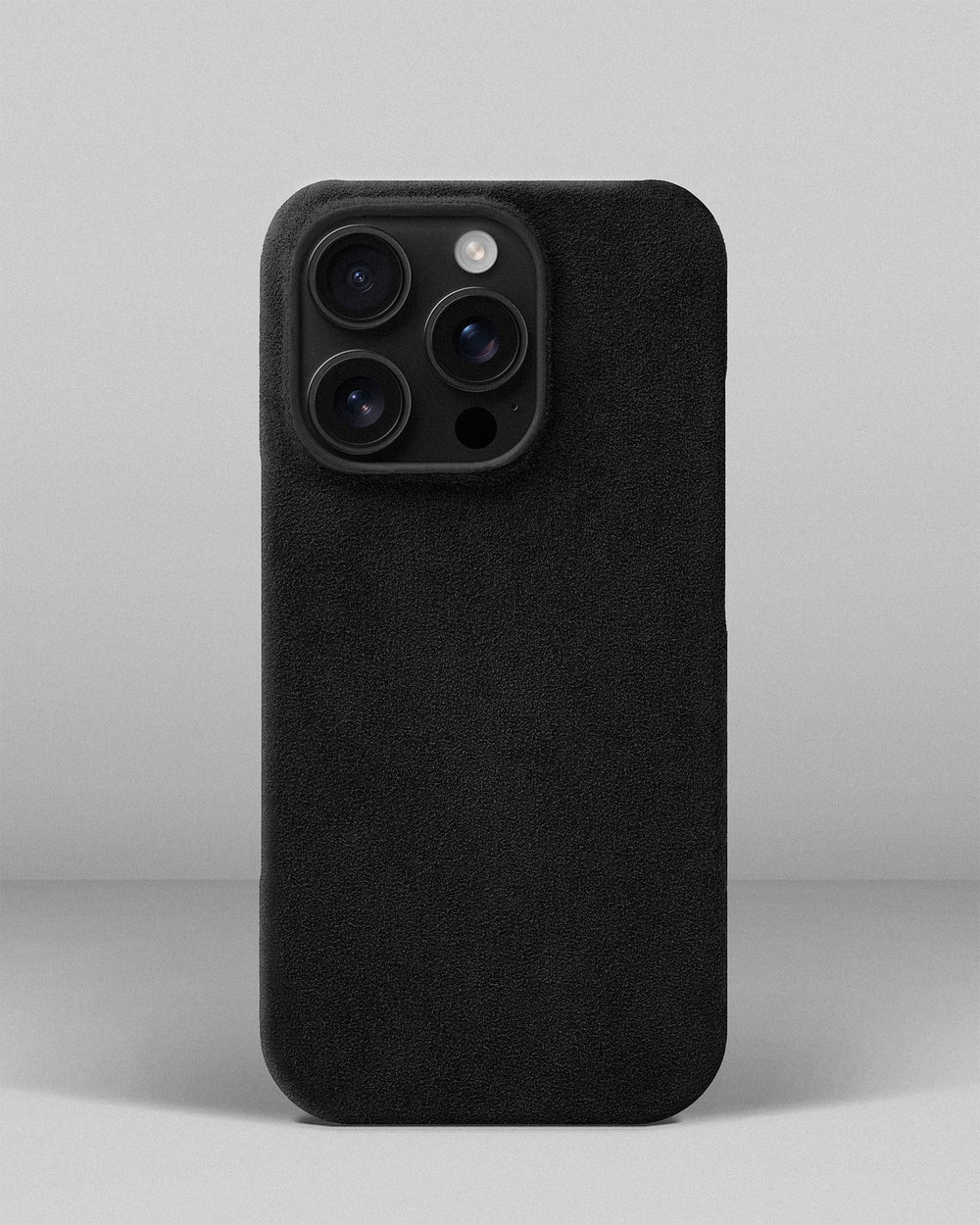 Чорний обтягнутий чохол з алькантари для iPhone 16 Pro