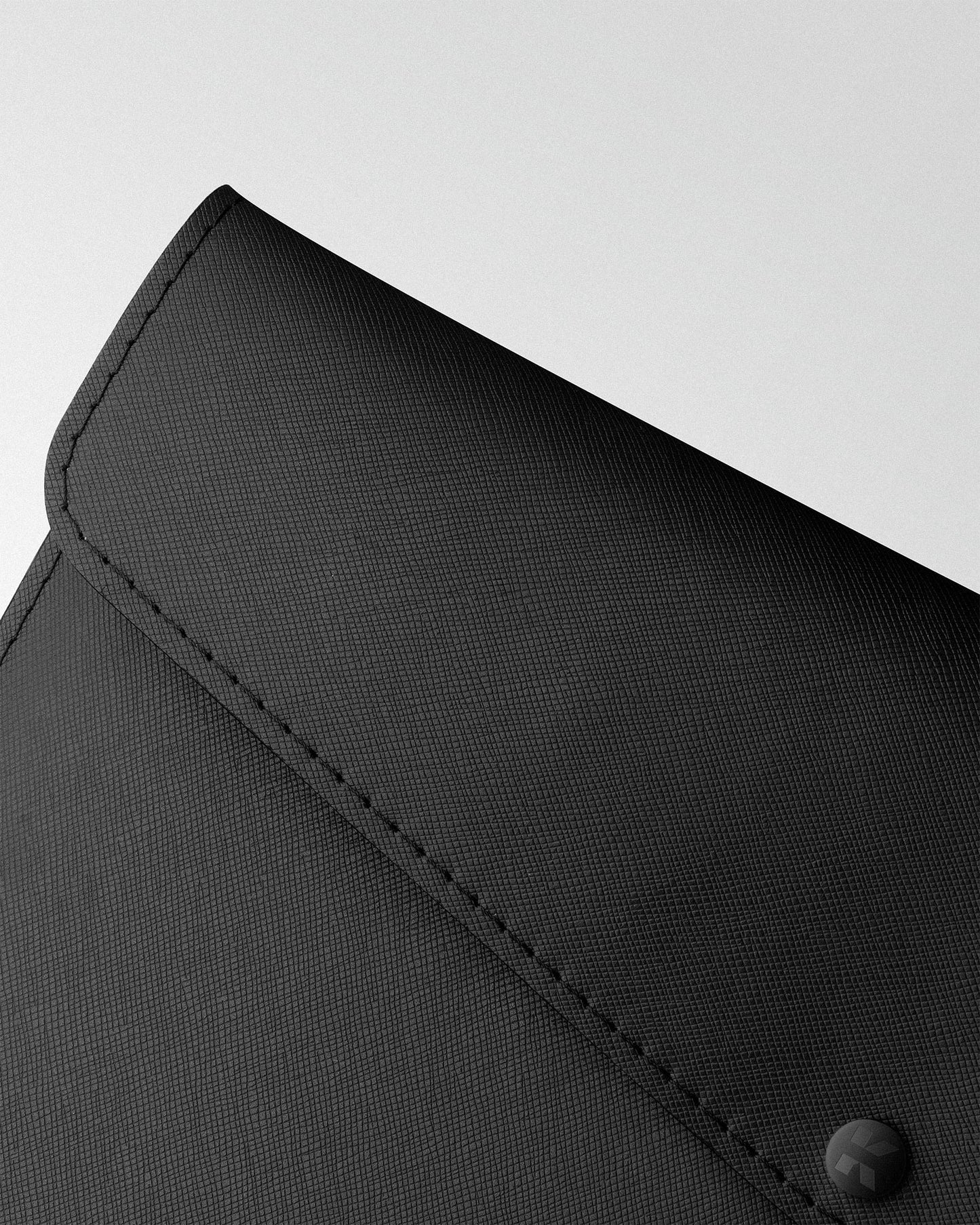 Envelope case in black Saffiano for MacBook