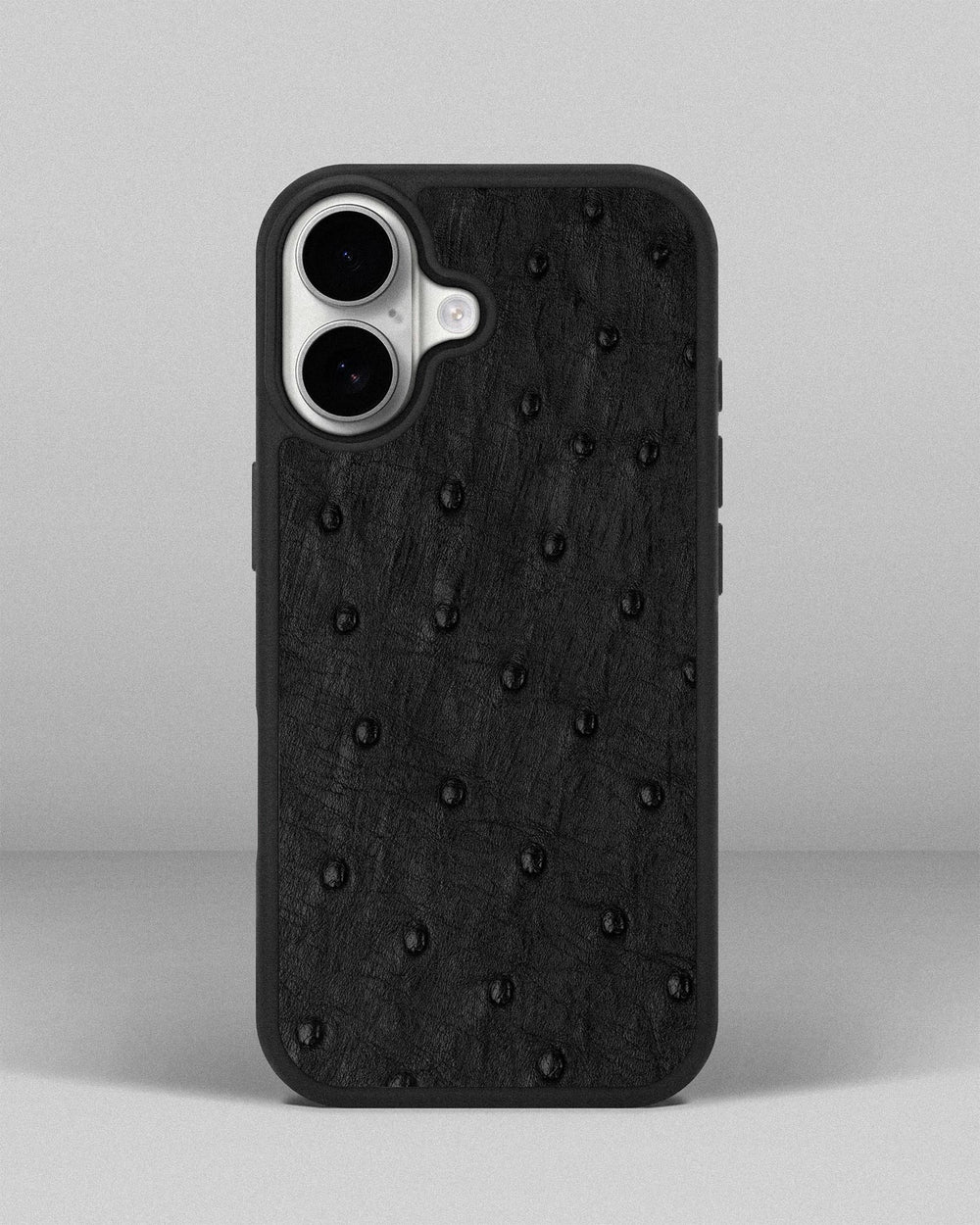 Чохол із чорної шкіри страуса з фолікулами для iPhone 17