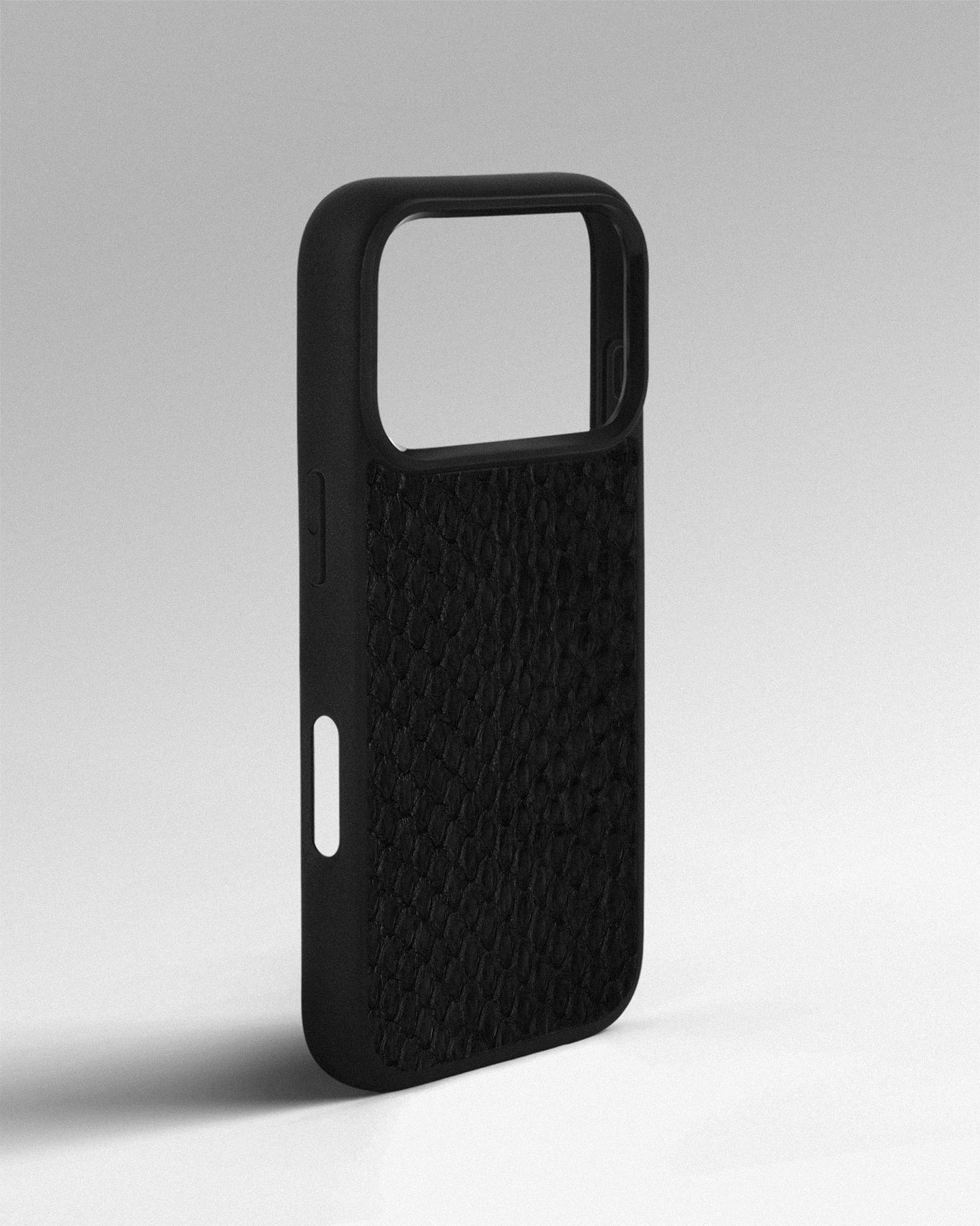 Black python leather case with small scales for iPhone 17 Pro