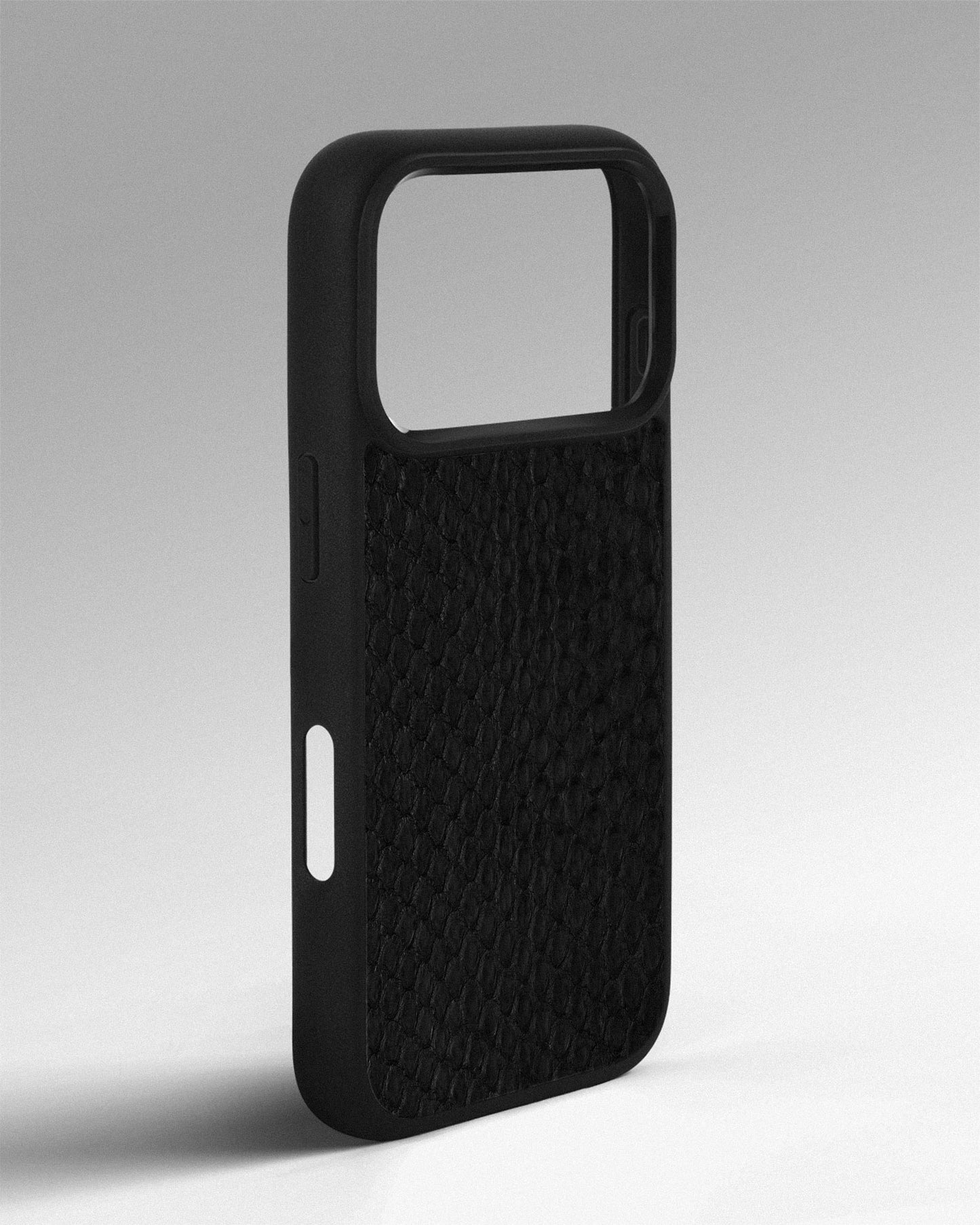Black python leather case with small scales for iPhone 17 Pro Max
