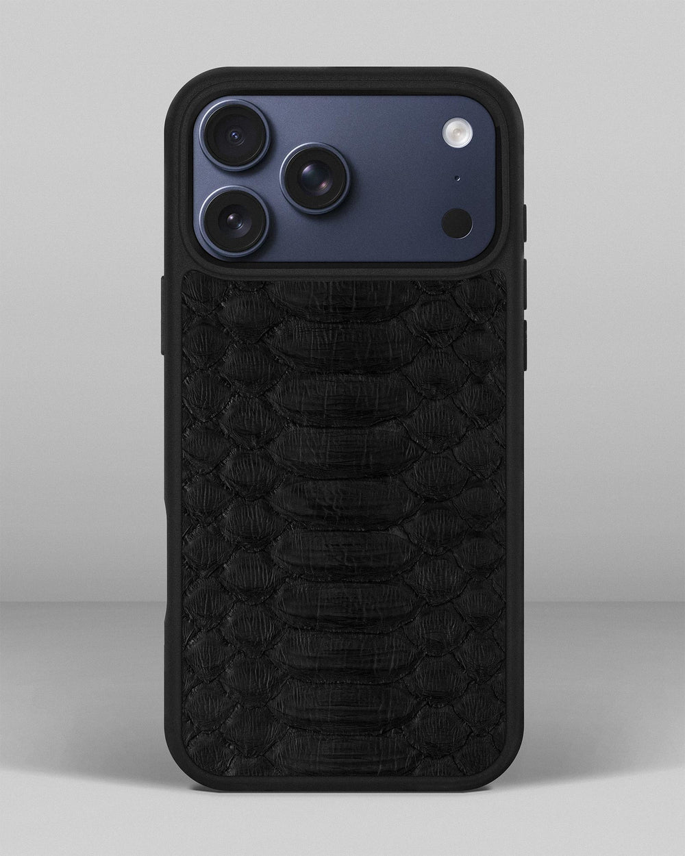 Black python leather case with wide scales for iPhone 17 Pro Max