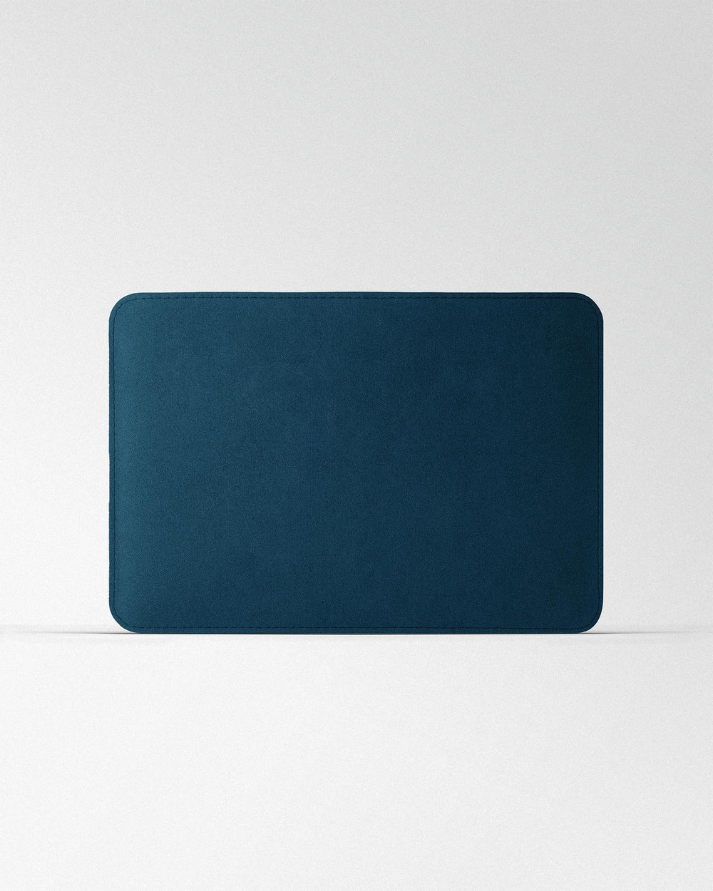 Чехол Minimalist из синей алькантары для MacBook