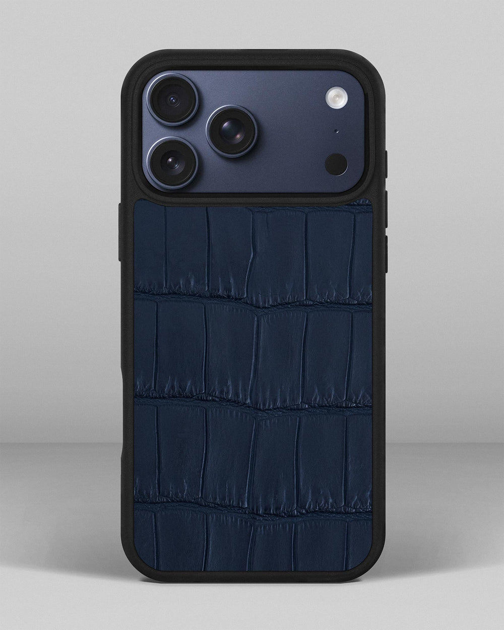 Чохол із темно-синьої шкіри крокодила для iPhone 17 Pro Max