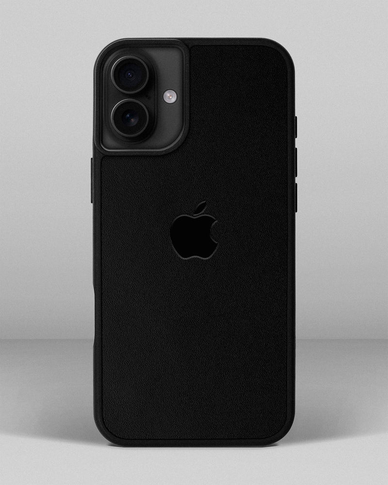 Чохол для iPhone 15 Plus із шкіри купон в чорному кольорі з логотипом яблука