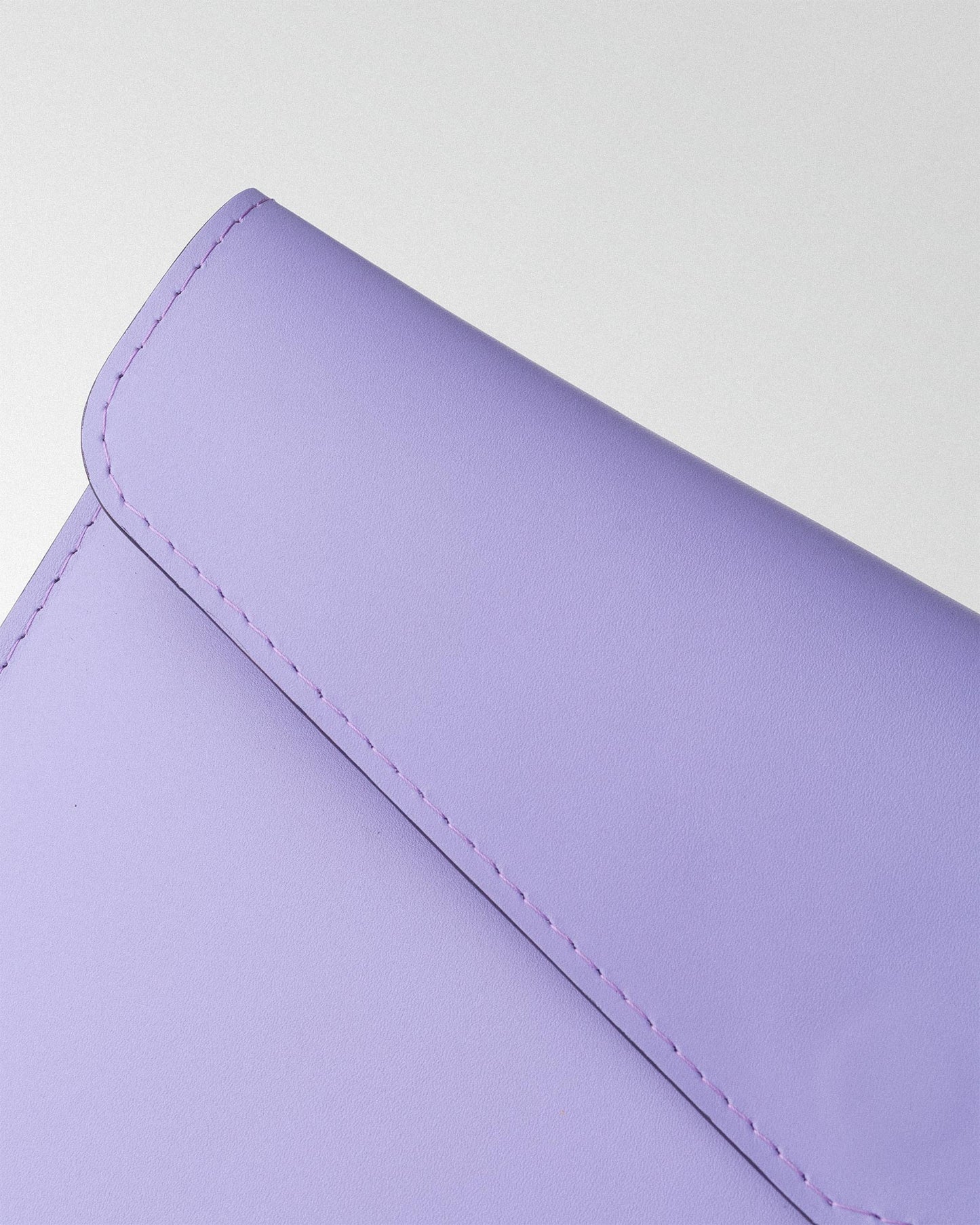 Magnetic Envelope Case in Lilac Calfskin for MacBook