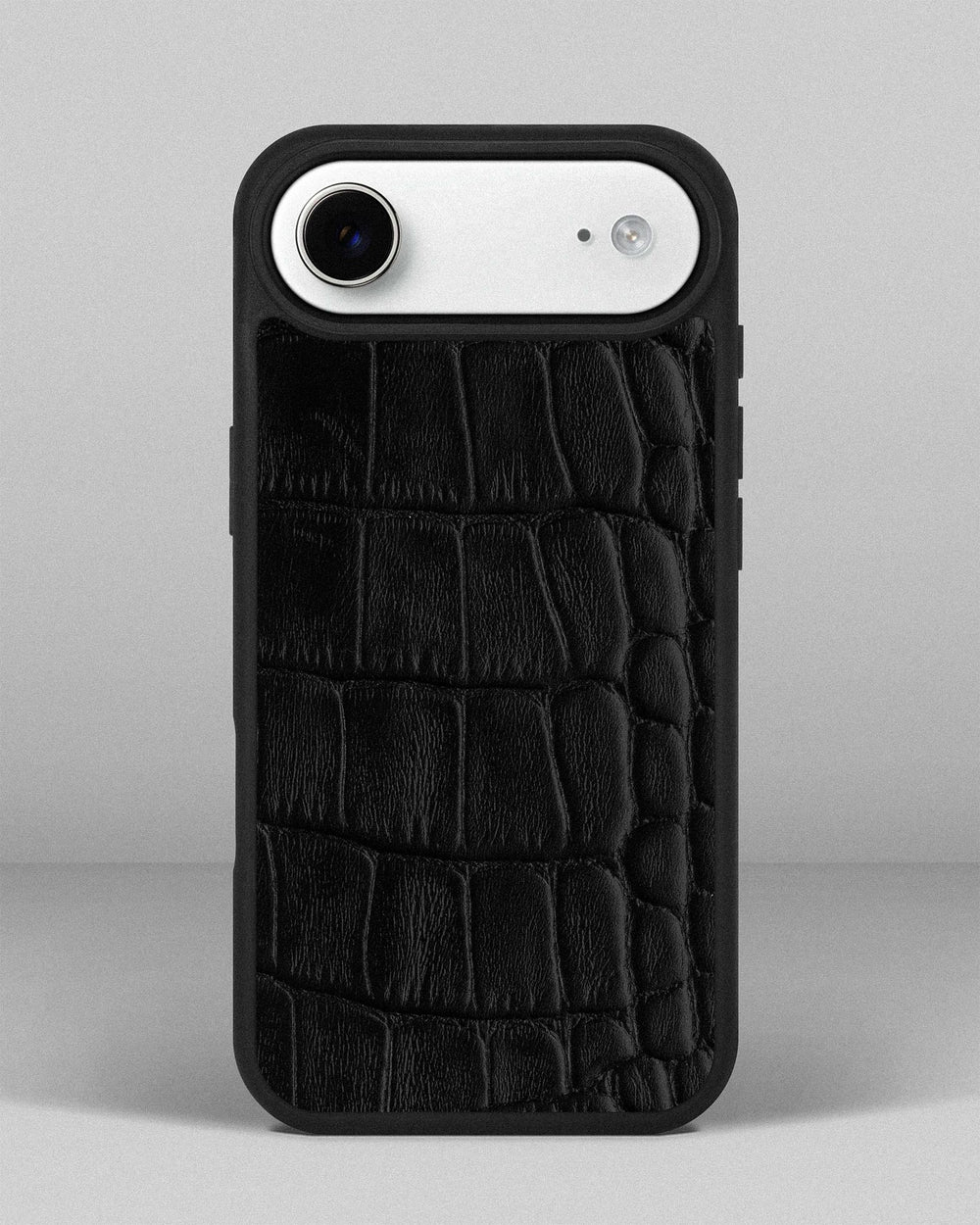 Чехол из черной кожи с тиснением под крокодила на телячьей коже для iPhone 17 Air
