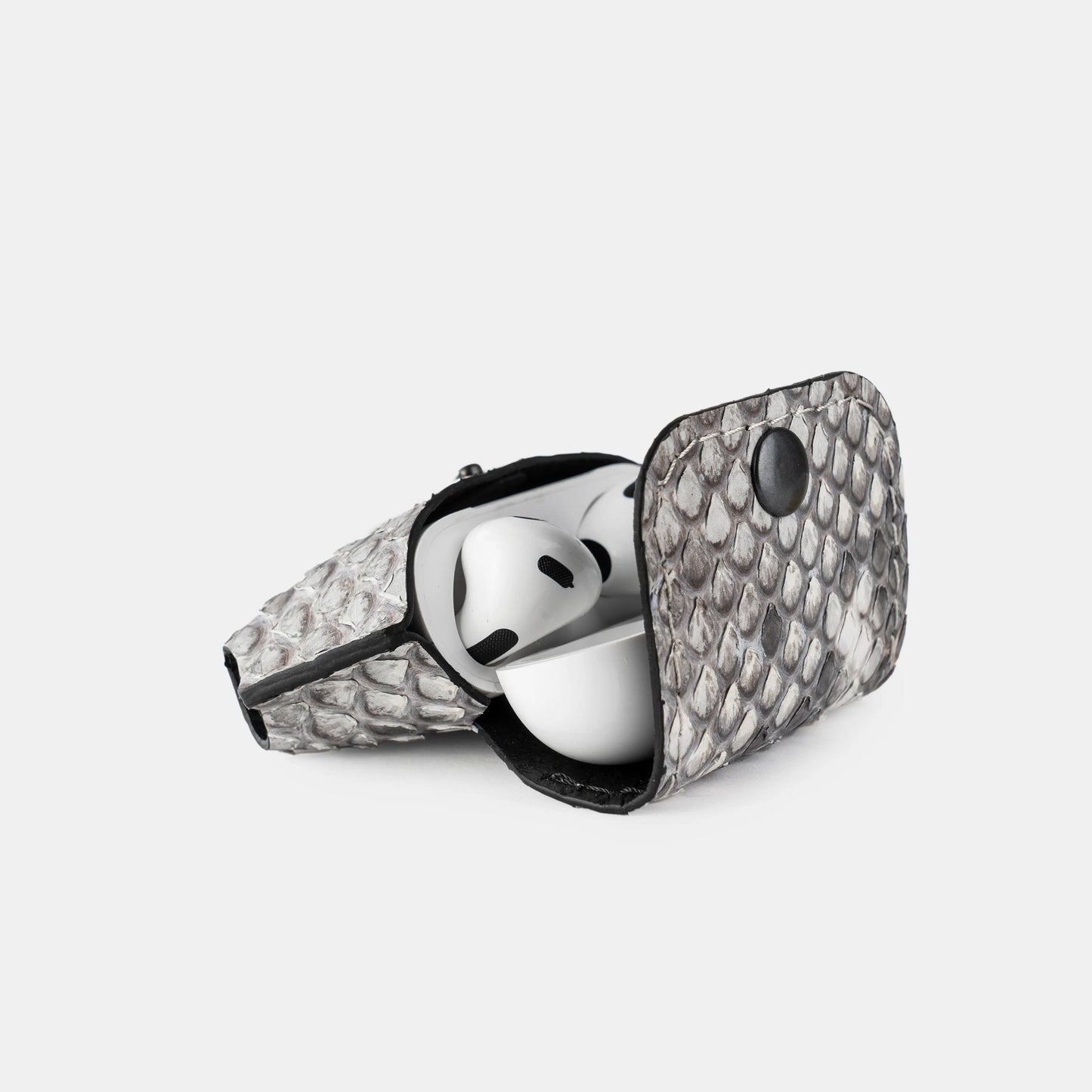 Чохол для AirPods 3 із чорно-білої шкіри пітона з дрібними лусочками