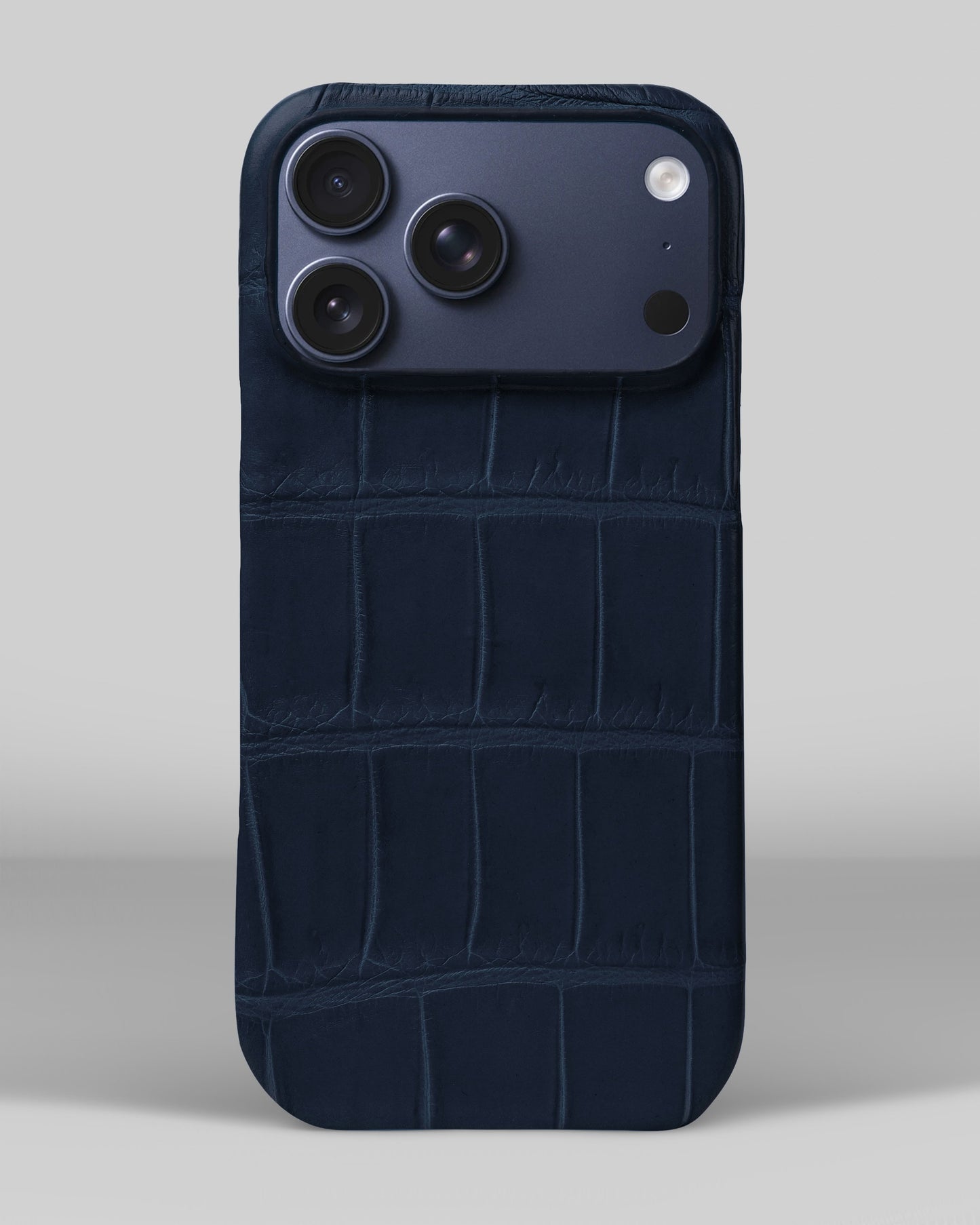 Темно-синій чохол обтягнутий шкірою крокодила для iPhone 17 Pro Max