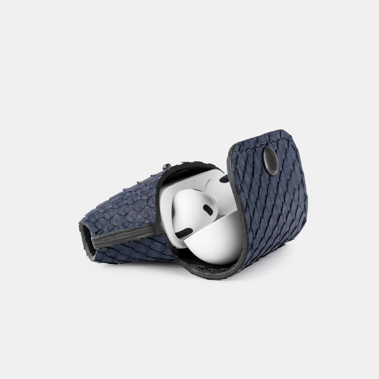 Чохол для AirPods із темно-синьої шкіри пітона з дрібними лусочками
