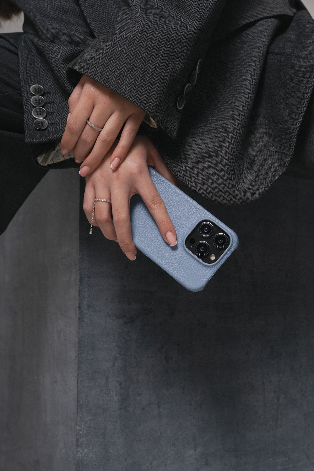Голубой кожаный чехол для iPhone 15 Plus