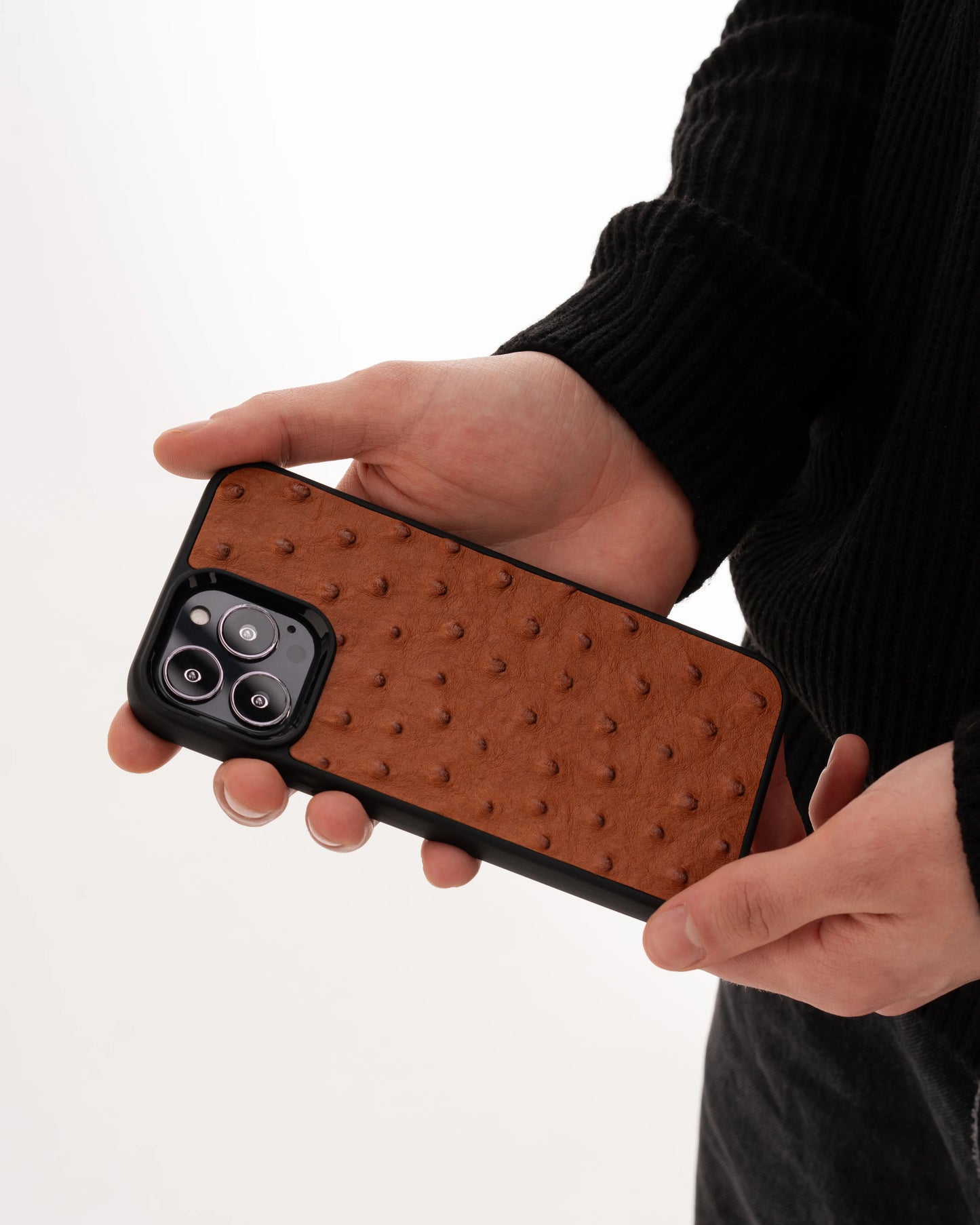 Чохол із коричневої шкіри страуса з фолікулами для iPhone 16 Pro Max