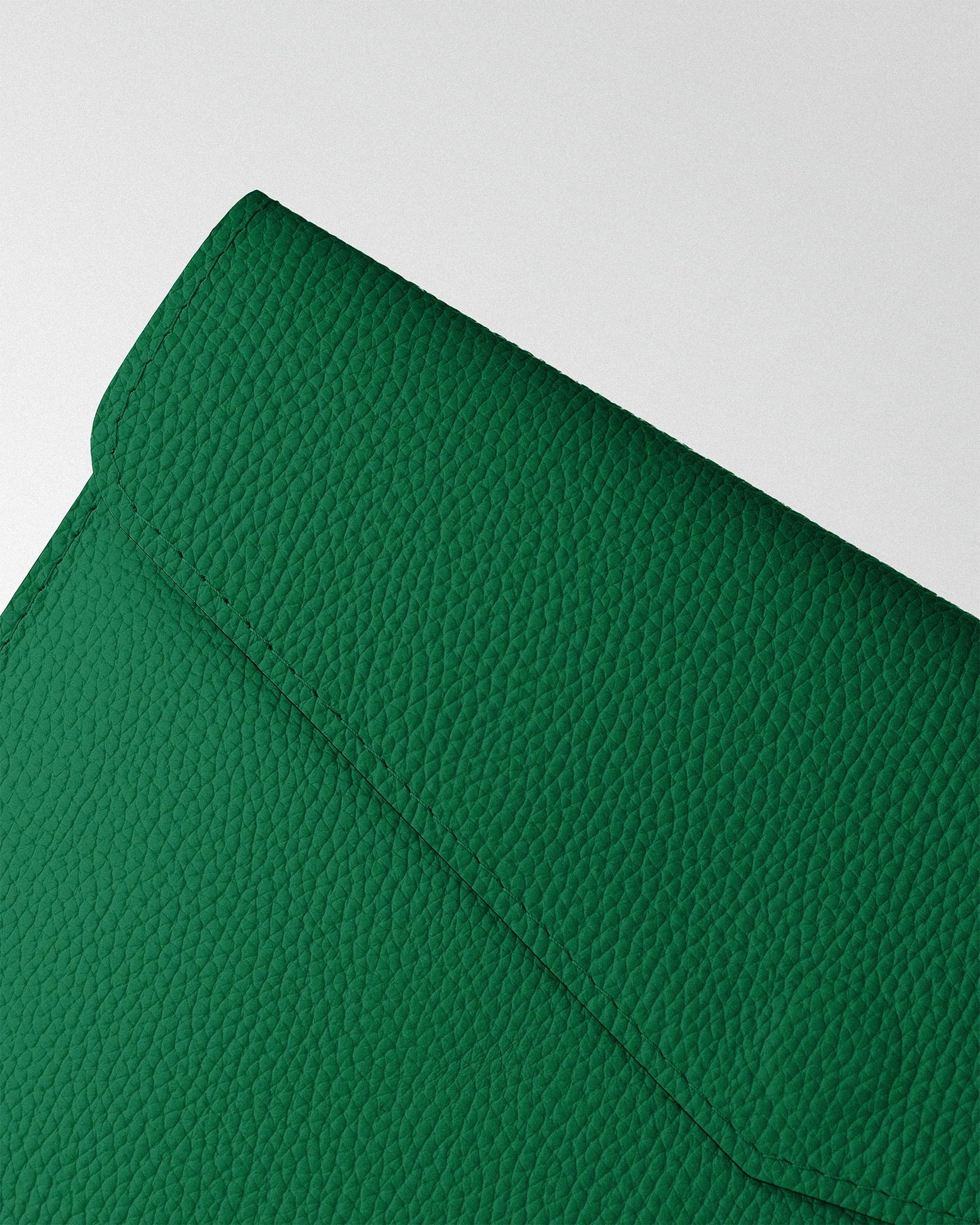 Чохол Magnetic Envelope  із зеленої текстурної шкіри для MacBook