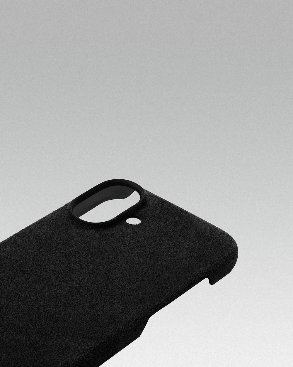 Чорний обтягнутий чохол з алькантари для iPhone 16