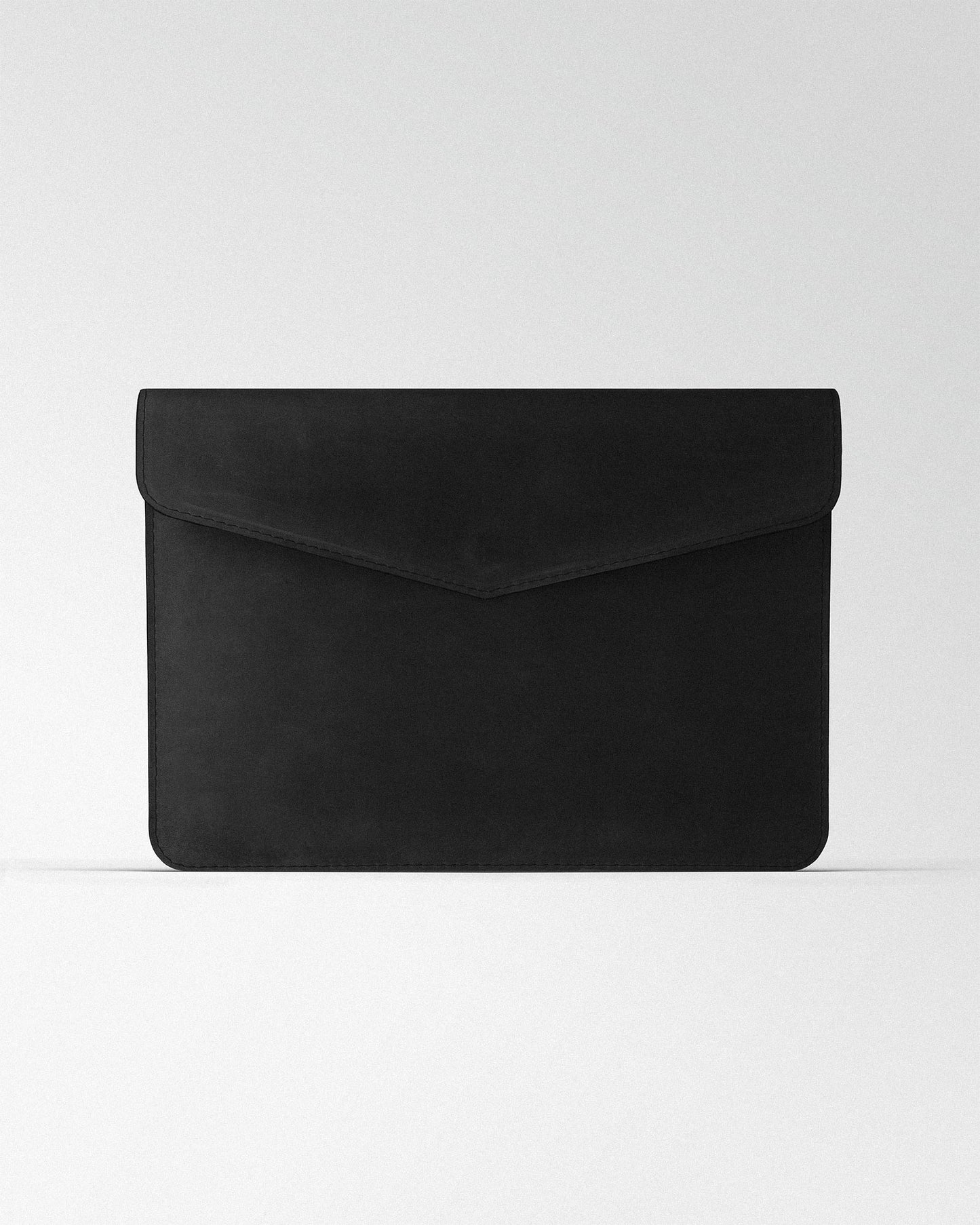 Чохол Magnetic Envelope  із чорної крейзі хорс для MacBook