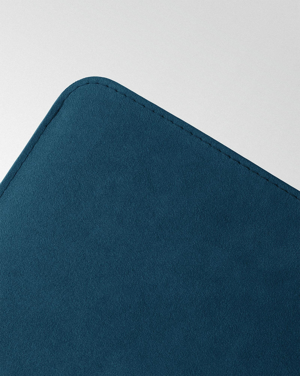 Чехол Minimalist из синей алькантары для MacBook