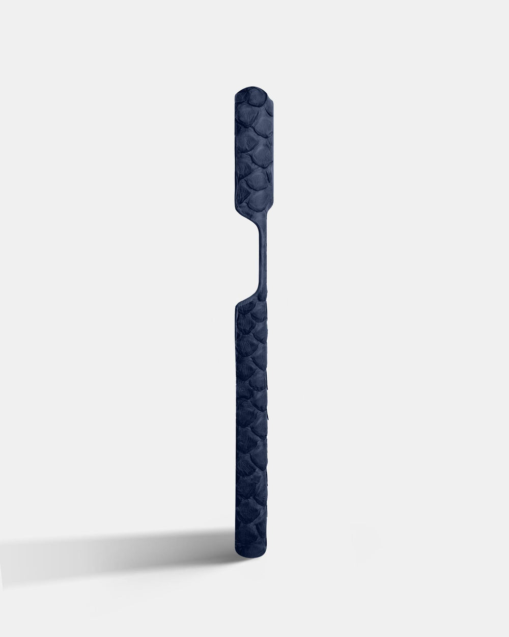Кожаный чехол из темно-синего питона для iPhone 14