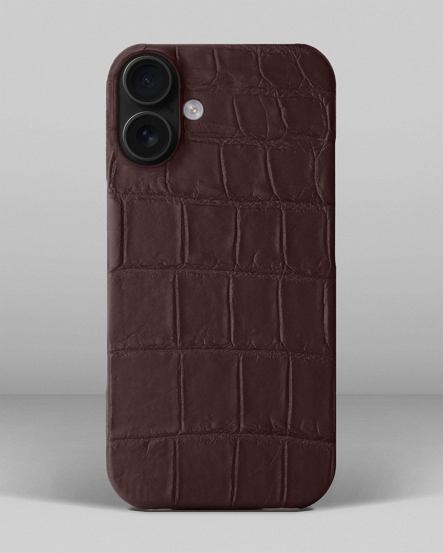 Темно-коричневий чохол обтягнутий шкірою крокодила для iPhone 16 Plus