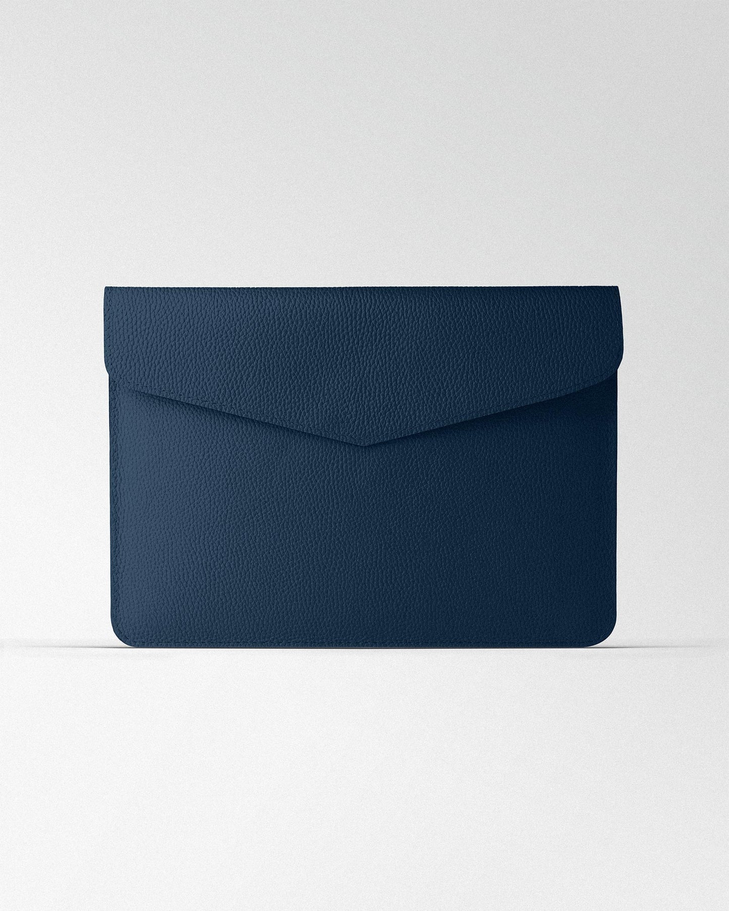 Чохол Magnetic Envelope  із темно-синьої текстурної шкіри для MacBook