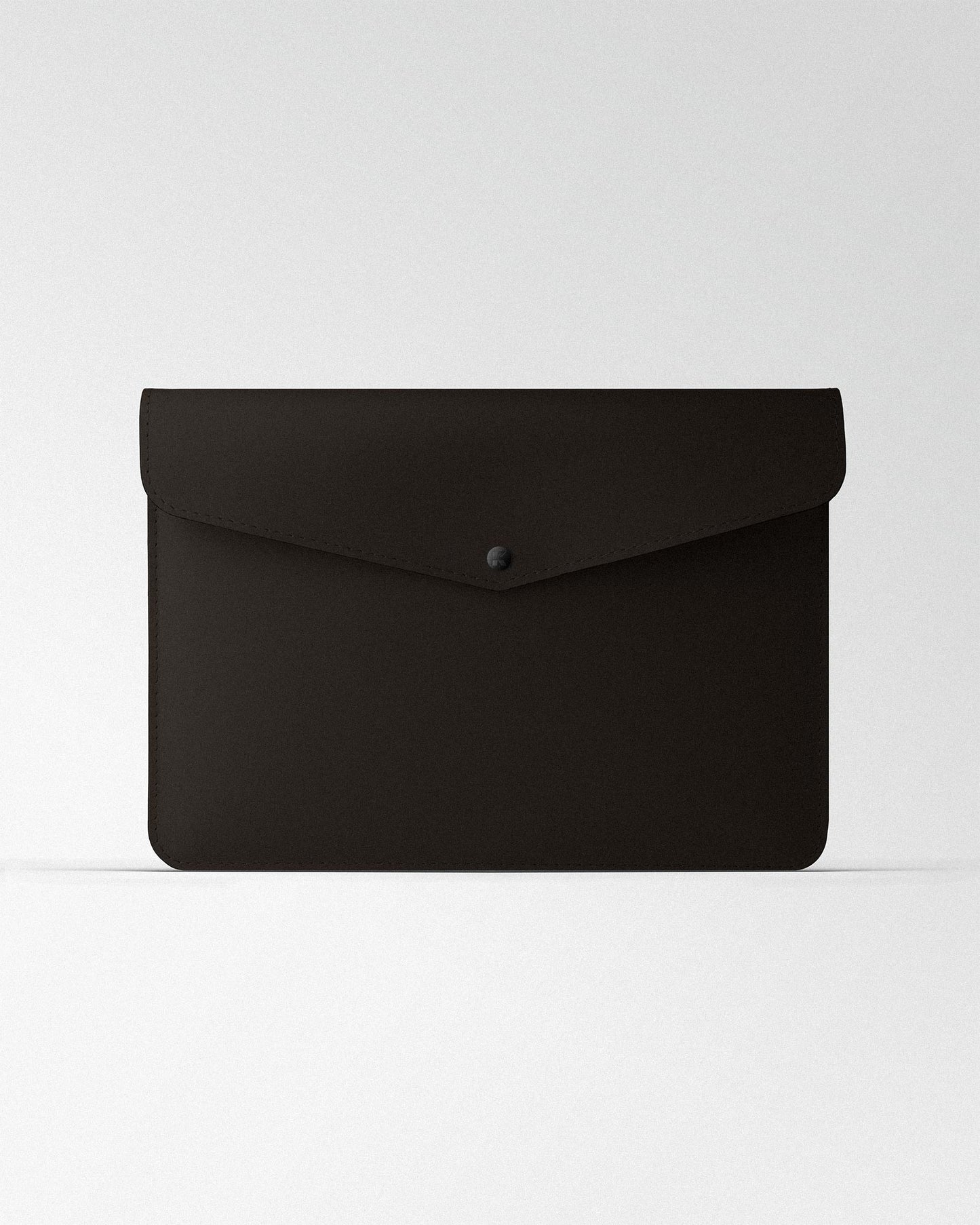 Чохол Envelope з темно-коричневої шкіри для MacBook