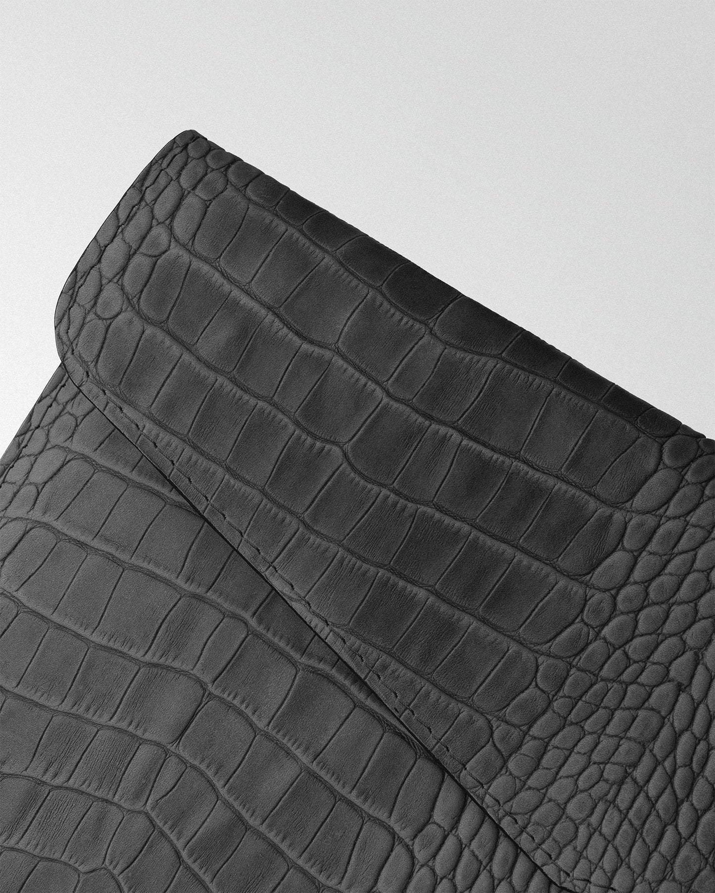 Чохол Magnetic Envelope  із сірого тиснення під крокодила для MacBook