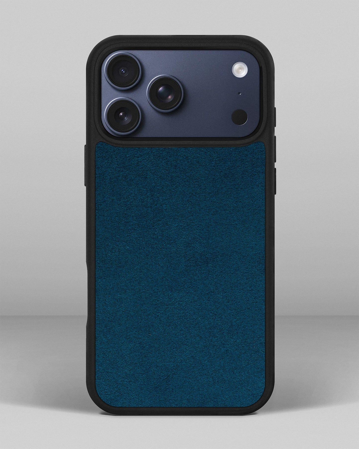 Case with blue Alcantara insert for iPhone 17 Pro Max