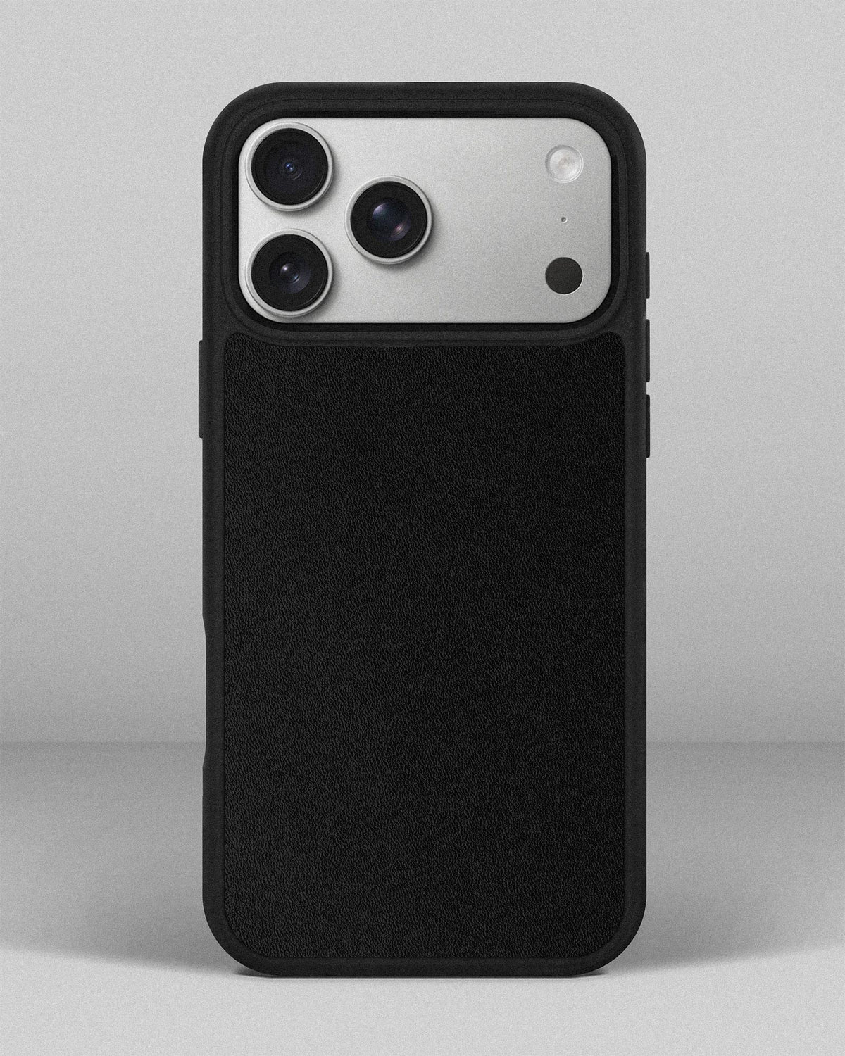 Чохол із чорної телячої шкіри для iPhone 18 Pro Max