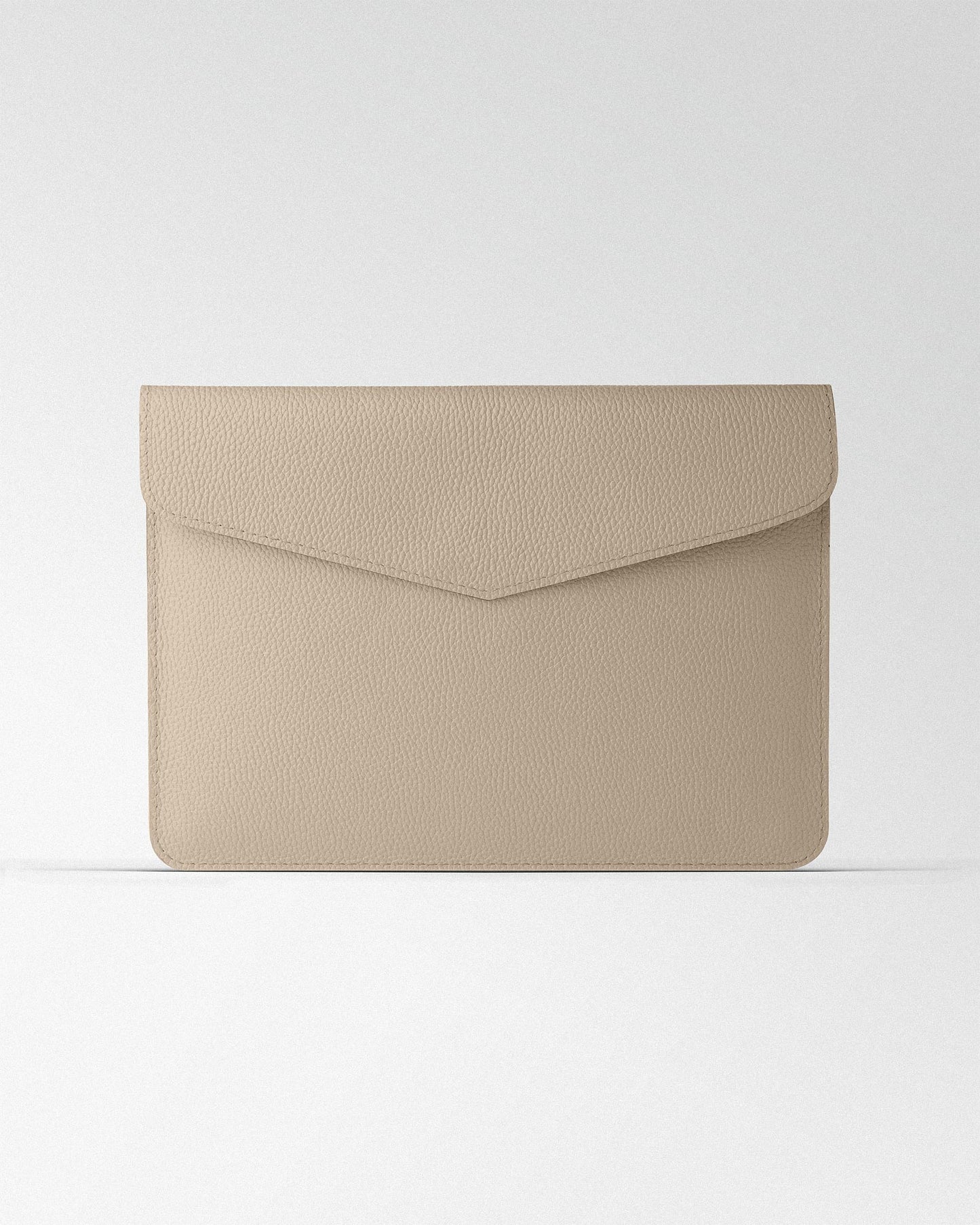 Чохол Magnetic Envelope із бежевої текстурної шкіри для MacBook