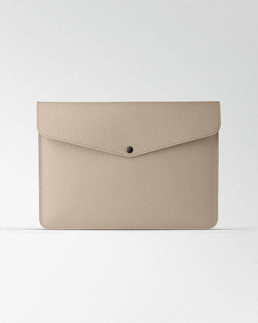 Чохол Envelope із бежевої шкіри для MacBook